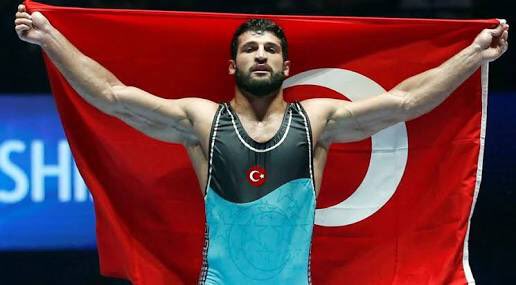 Dünya Güreş Şampiyonası'nda Alman rakibini mağlup ederek 'Dünya Şampiyonluğu'nu hakeden Metehan Başar'ı tebrik ediyoruz.