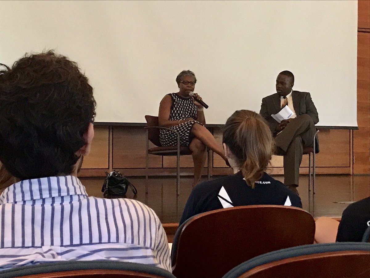 StMarysMD's tweet photo. President Jordan and Dean Brown take time for a Q&amp;A with student leaders. #MeetMeAtTheRiver #studentleaders https://t.co/69HCUr08bu