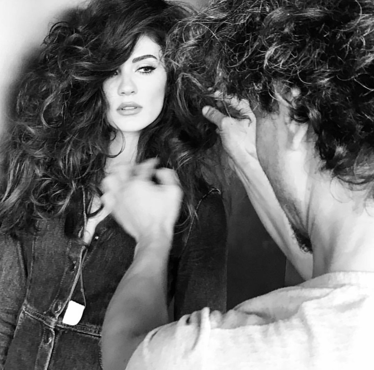 NewsOzberkBurcu's tweet photo. Burcu Özberk Yeni // #BurcuÖzberk New https://t.co/rgezAVR5EC