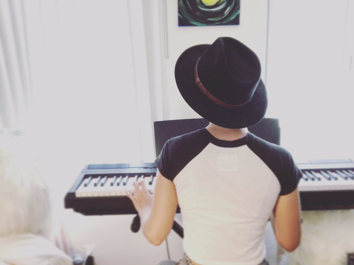 Kati Caliber tweet media