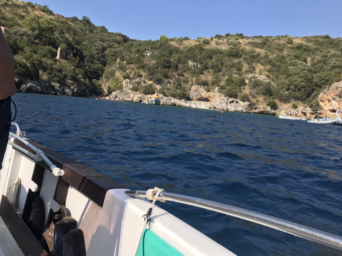 guggamba's tweet photo. Oggi @guggamba e @orty17 hanno ceduto il comando a @CriGa2002 e @Roberta_gamba nella navigazione #MarinadiCamerota-#BaiaInfreschi-#Scario https://t.co/Nud4tdgOzD