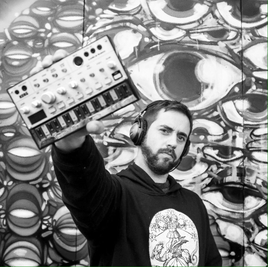 Astropoetas's tweet photo. Mc Lahaus 💥⚡️ #bitacorap #hiphopchileno @Astropoetas https://t.co/5k3aWBgRky