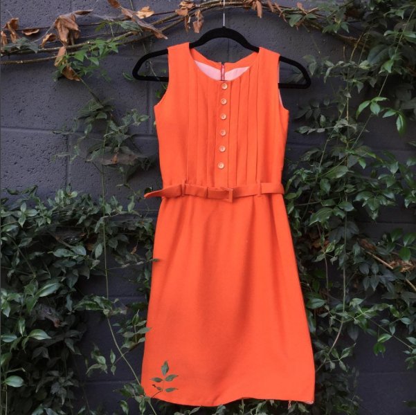 SHAREENdotcom's tweet photo. Be the brightest.
Sz 2/26in.
#shareendotcom #shareendowntown #orangeminidress #vintagemini #vintagedress #minidress #buttondown #belteddress https://t.co/ozlLSFMs2i