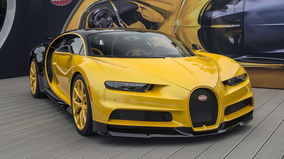 Exotic_Drives's tweet photo. This Black and Yellow Bugatti Chiron 😍 https://t.co/7FUcQqpwZf