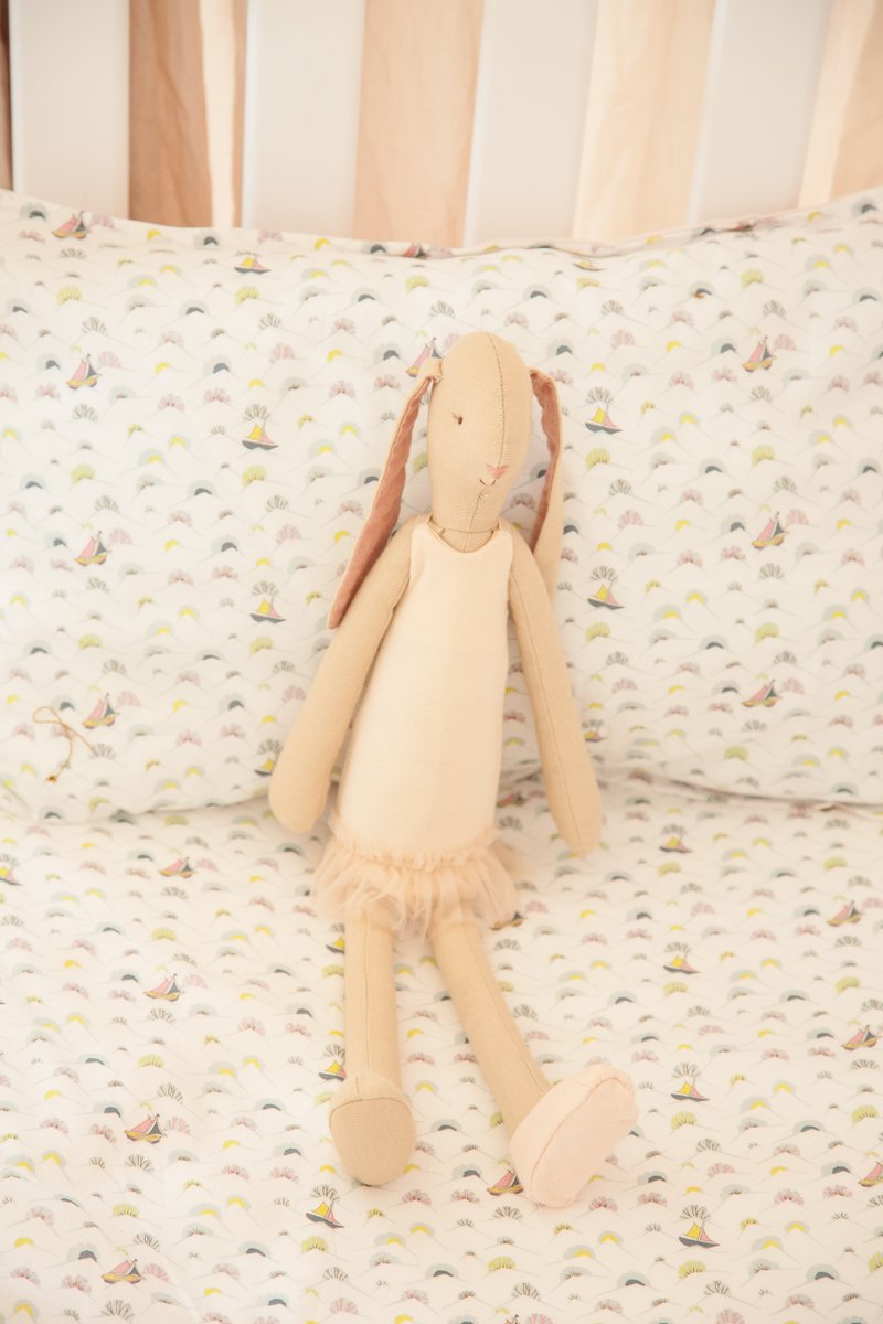 PoppyandHonesty's tweet photo. Poor Cinders has lost her slipper
#libertyprintbedding
#babybedding
#handmadebedding https://t.co/kGcv6XhEen