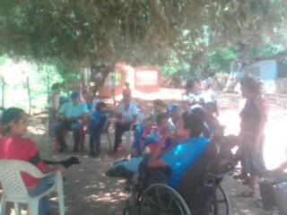 Debajo de un árbol, en el campo o en la ciudad, la estrategia Chávez sigue vigente : PUEBLO ORGANIZADO <a href="/conapdis/">Conapdisvenezuelaoficial</a> <a href="/sramirez_fp/">Soraida Ramirez</a> <a href="/vclarkb/">Víctor Clark Boscán</a>