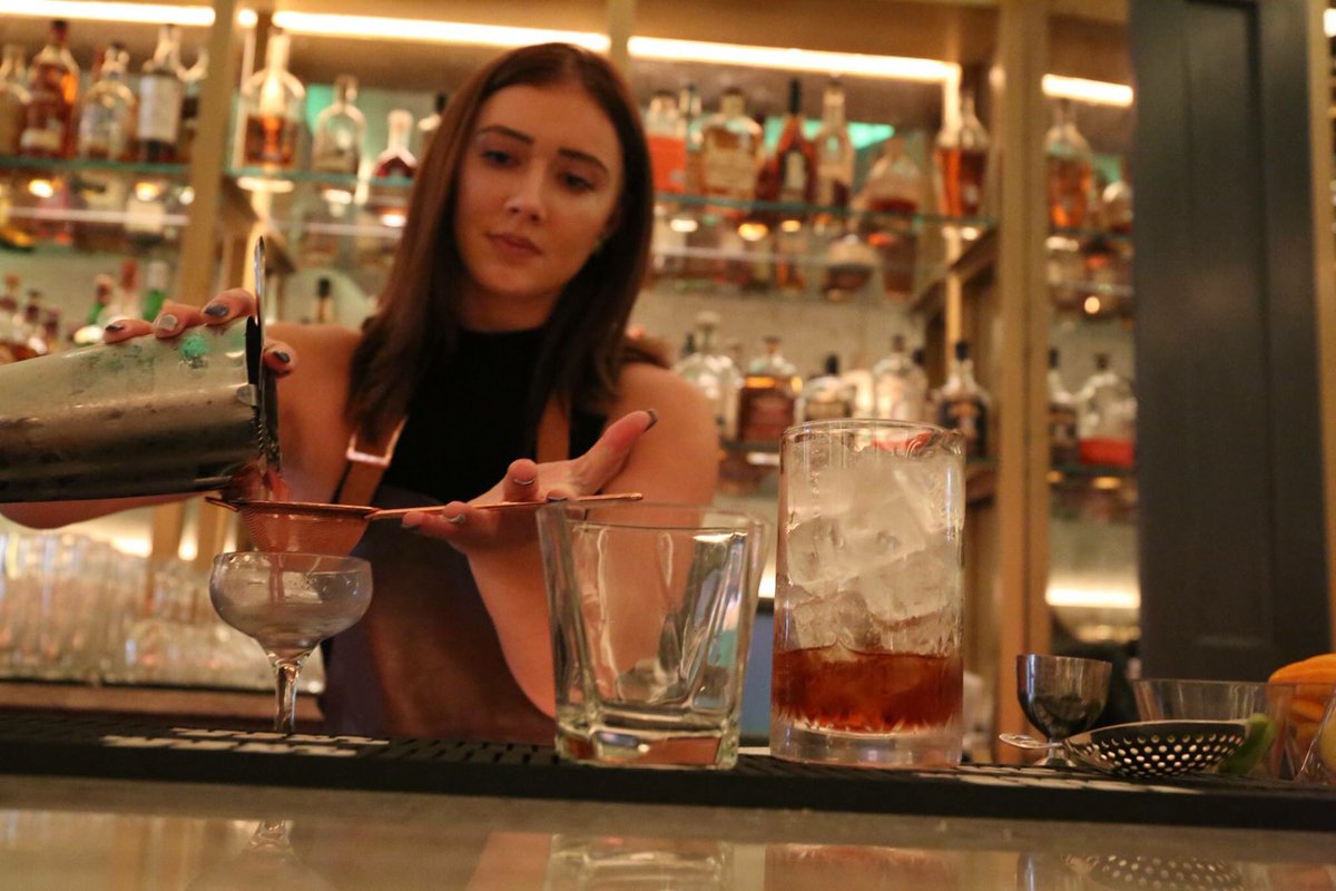 QuillDallas's tweet photo. Join us tomorrow for live music and craft cocktails from 8-11! https://t.co/0mqgsMrQcJ