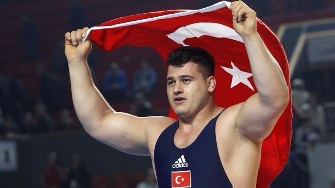 "O benim milletimin yıldızıdır parlayacak!
O benimdir, o benim milletimindir ancak!"
🇹🇷🇹🇷🇹🇷