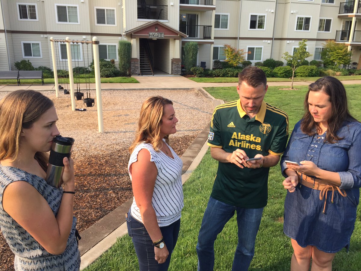 hoxiery's tweet image. Getting 2 know each other with @carrie_kunert @GooseChase and beginning to plan out our #BSD1Thing for the new year #bsdfutureready #iiCadre