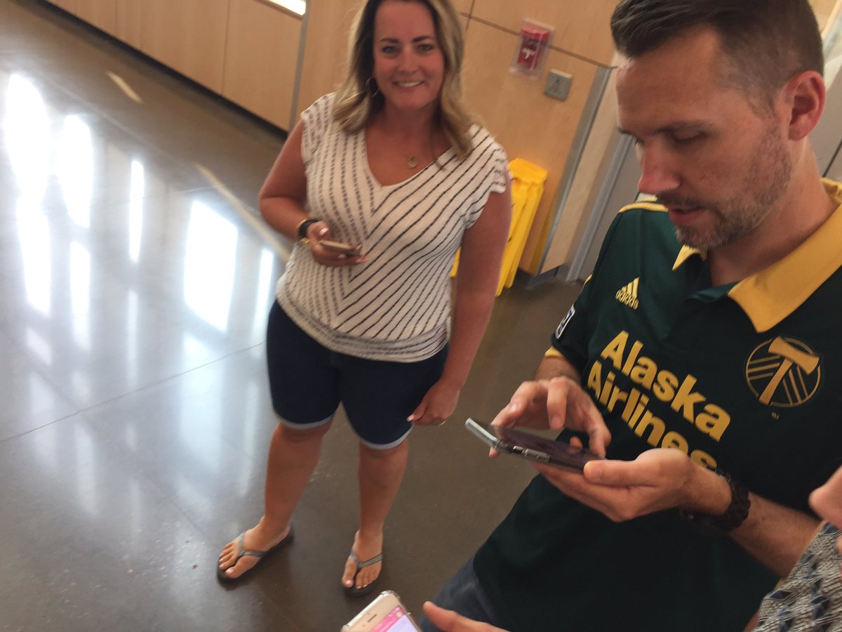 hoxiery's tweet image. Getting 2 know each other with @carrie_kunert @GooseChase and beginning to plan out our #BSD1Thing for the new year #bsdfutureready #iiCadre