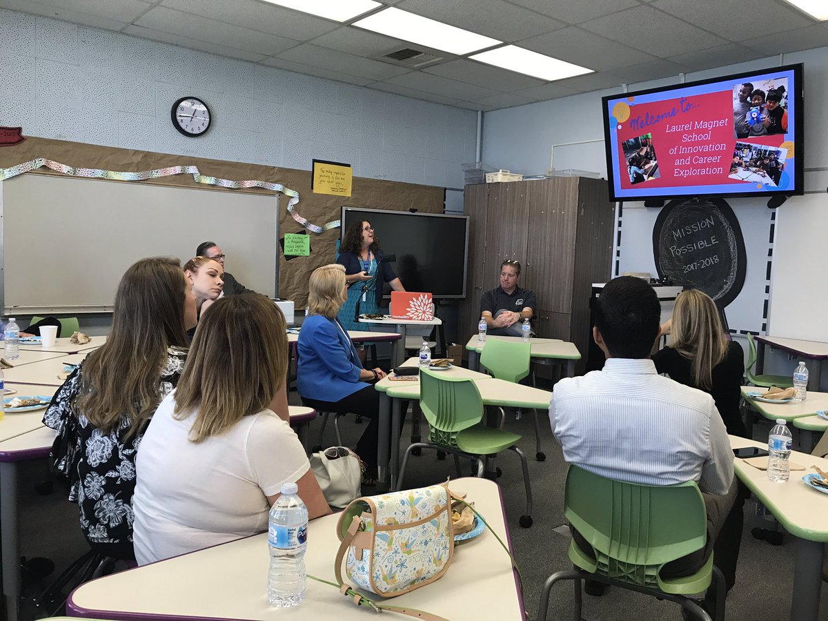 BOUSDEdServices's tweet photo. Principal Bojorquez collaborating with community partners sharing her vision for innovation and career exploration TK-6. https://t.co/0KWoUnCi5C