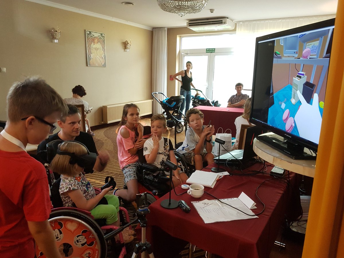 Kinds enjoy #VR on #SMA conf. Parents share opinion it has great potential to supplment therapy.