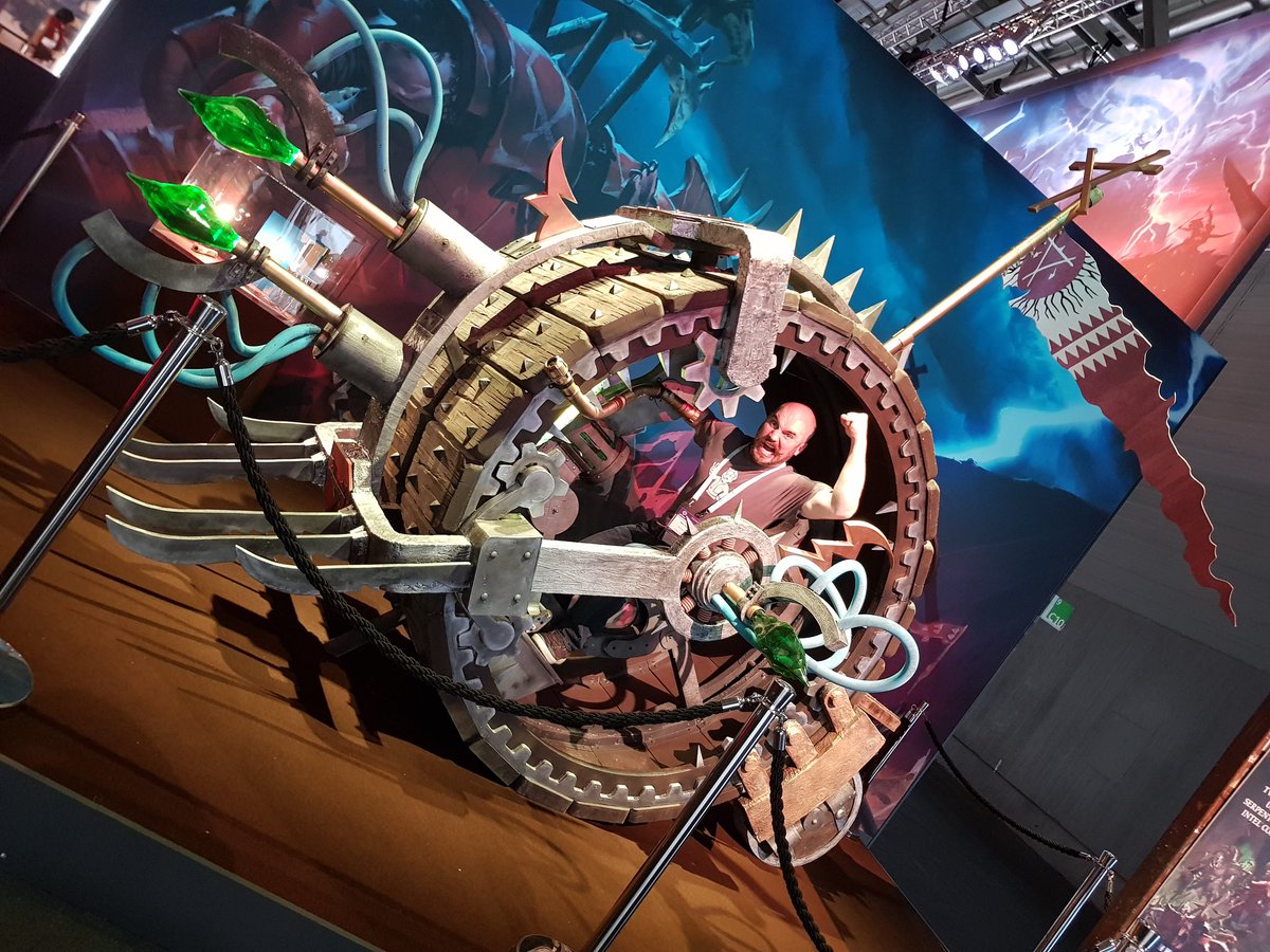 AlexADSK's tweet photo. In the doomwheel at #gamescom. Awesome booths @totalwar :-) https://t.co/JtpkIiHh6C