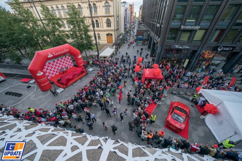 FansMotorsport's tweet photo. Kimi Räikkönen, fresh from signing a new deal with Ferrari, meets fans in Helsinki #F1 #Kimi7 https://t.co/MoY0OLDzTF https://t.co/kDjb3BatpY