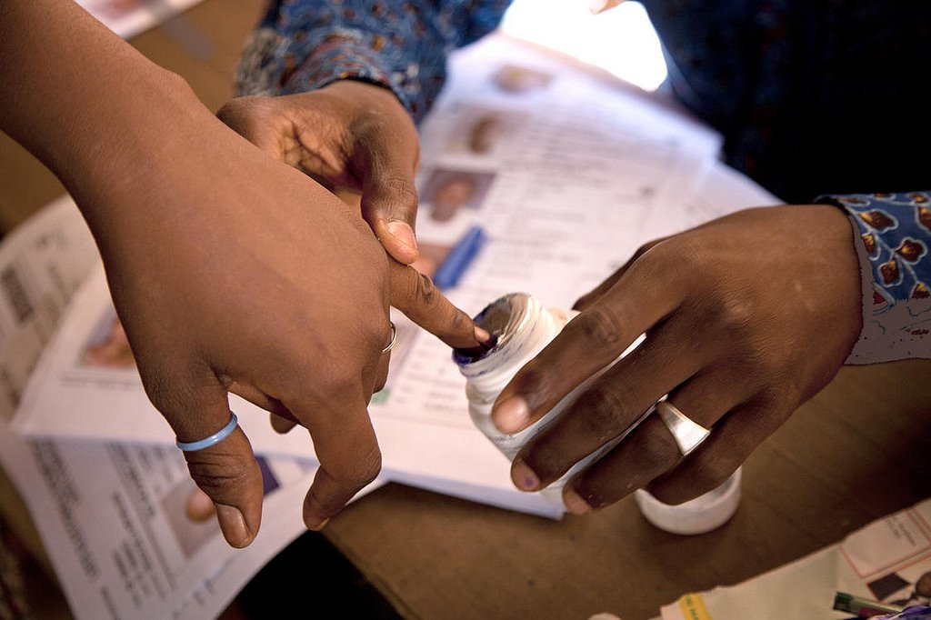 afrobarometer's tweet photo. [BLOG] African citizens have very low levels of trust in how #elections are run. Here's why https://t.co/h6EkltRHcJ https://t.co/7Ja0PK6HiC