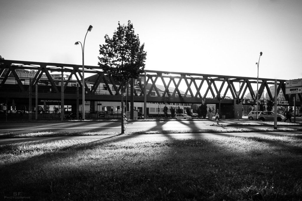 stefan4all's tweet photo. 234/365 - shadows - railway bridge in Saarbrücken #backandwhite #Bridge #CanonS95 #igersdaily #instadaily #pictureoftheday #railwas #Saarbr… https://t.co/8Nm13XPvmV