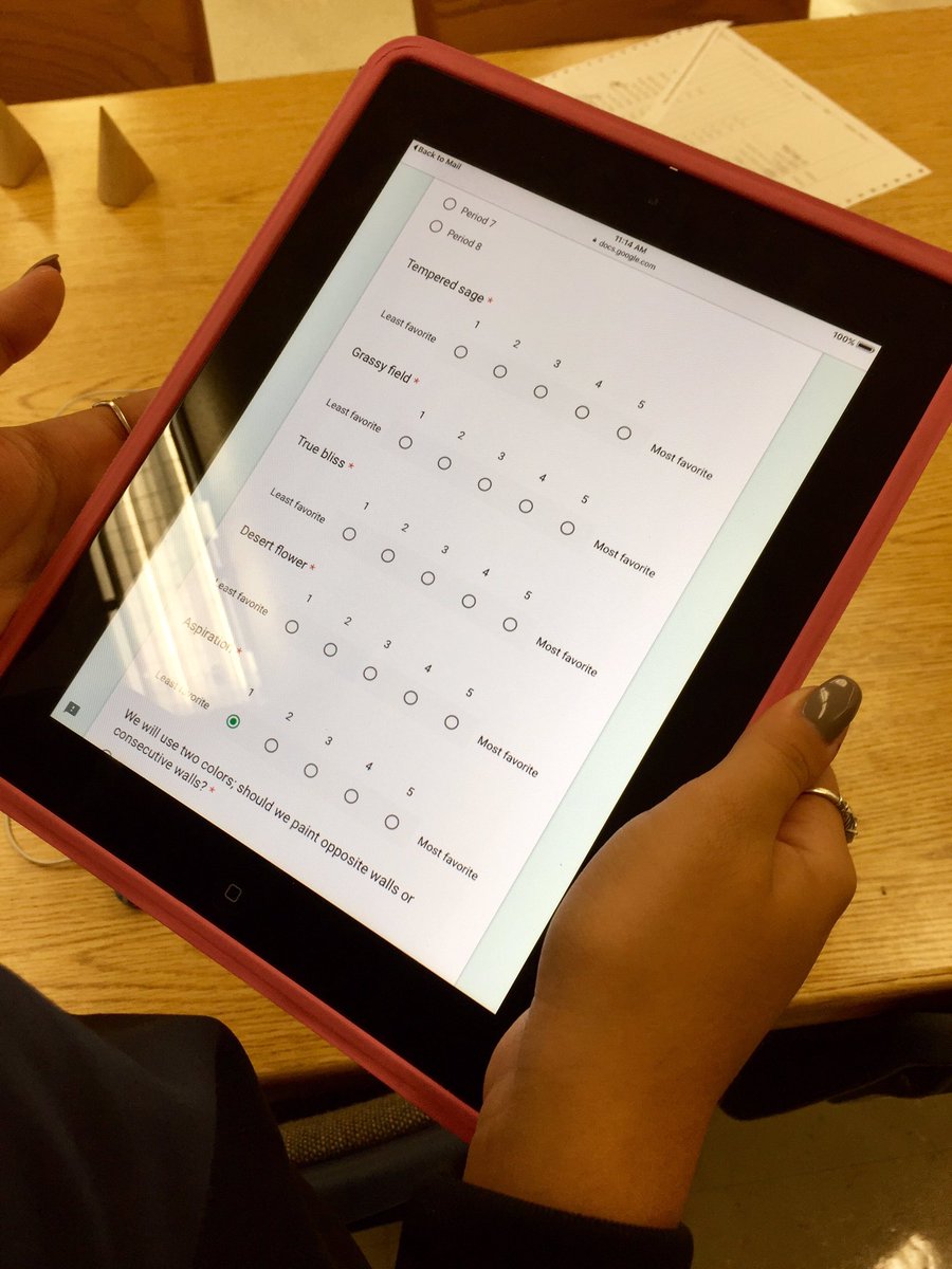 andrewkearns64's tweet photo. @josemartimast students using online survey to provide input for new #BotanyLab paint color! #mast1718 @Lowes @MDCPSSTEAM @FairchildGarden https://t.co/iYKGe76N3R