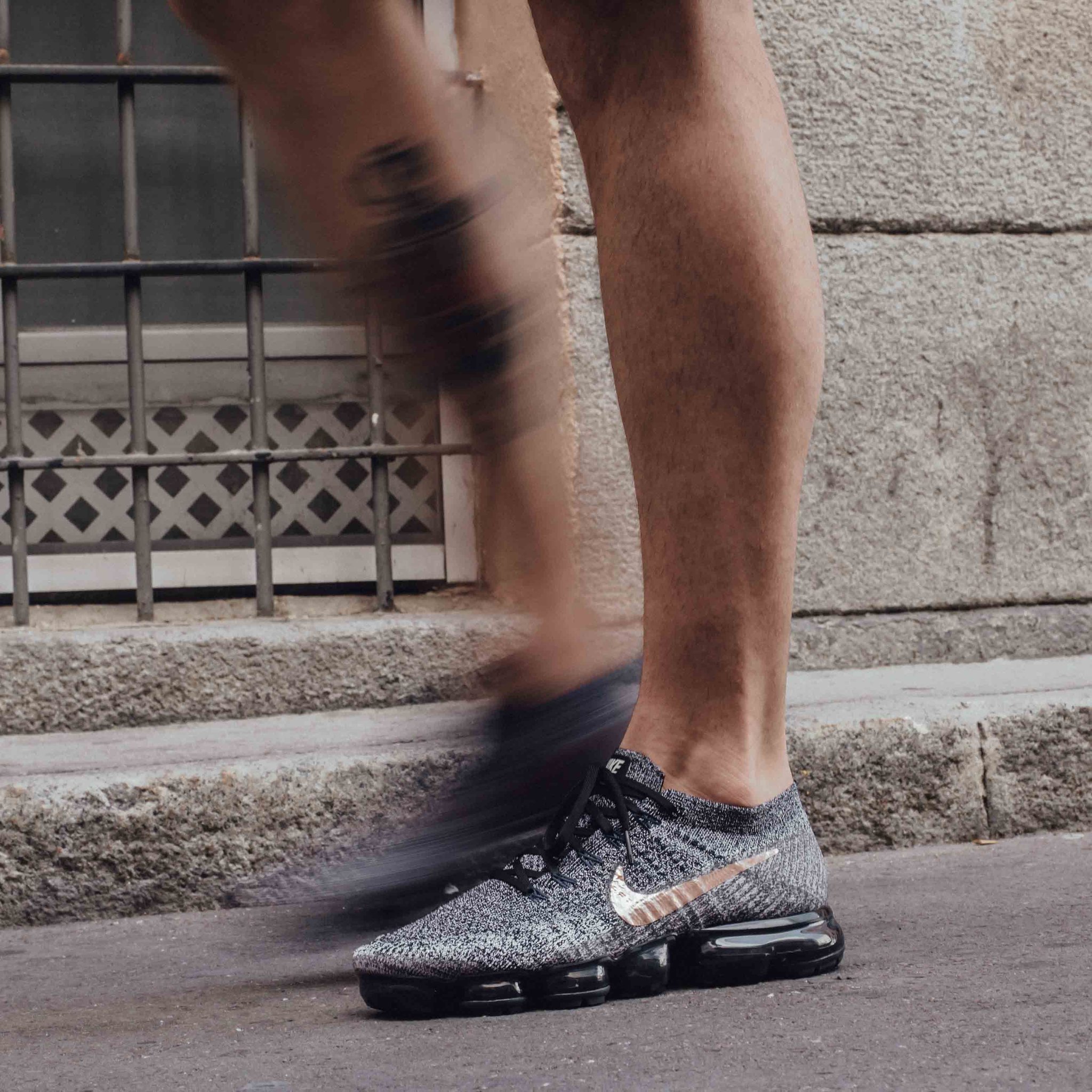 vapormax black metallic red bronze