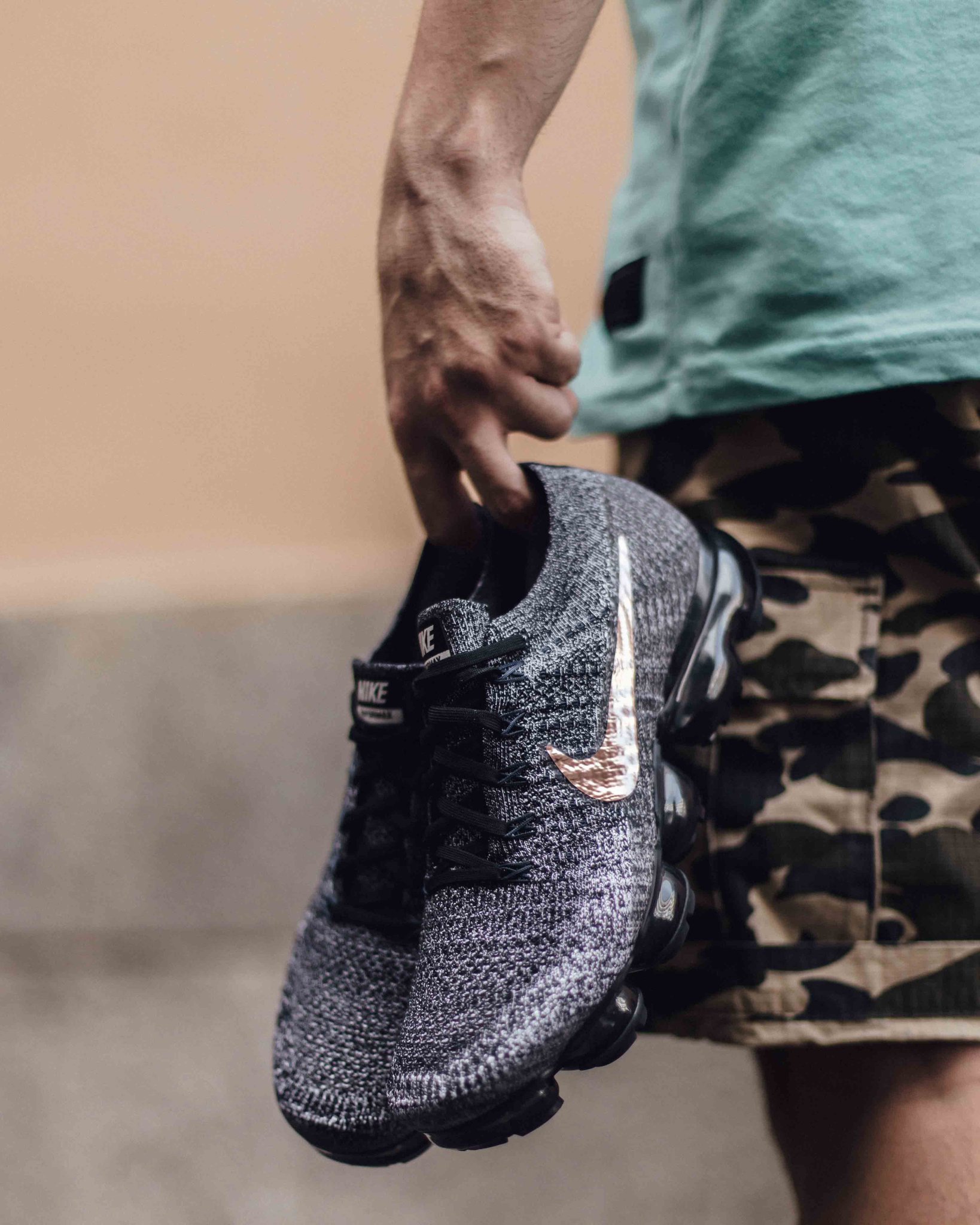 vapormax black metallic red bronze