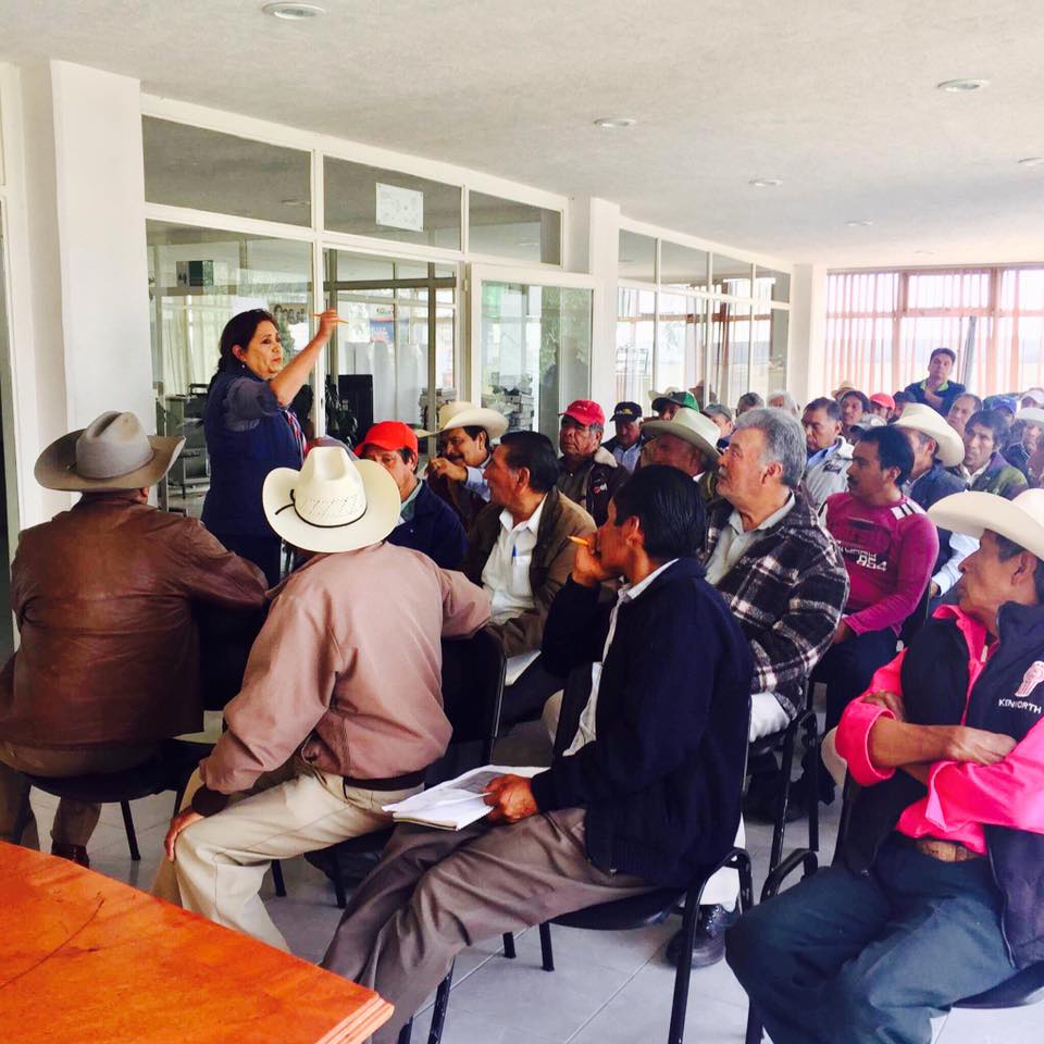 INAPRO_EdoMex's tweet photo. Nuestra delegación de INAPRO en el Edo. México en reunión con vocales ejidales de Atlacomulco @inapro_ac https://t.co/hn78KxZyJg