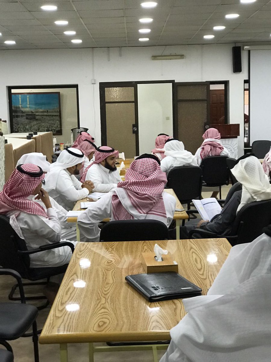 adabiabha's tweet photo. شهدت دورة القيادة 301 المقامة في النادي إقبالا كبيرا للشباب من الجنسين..
اليوم الأول ٣٠/ ١١ https://t.co/C3oUsTQHkm