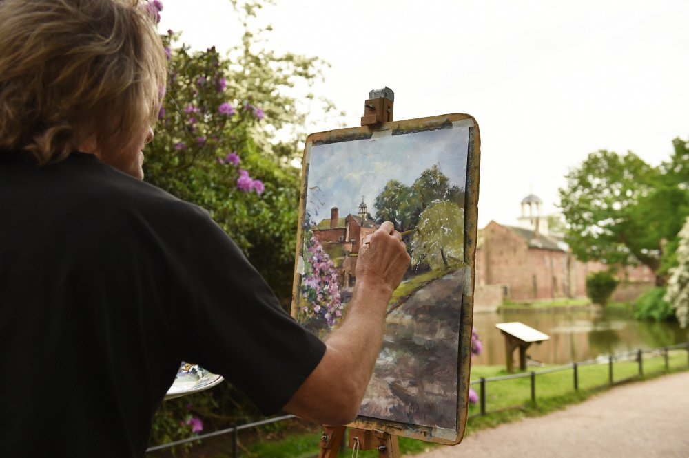 Fancy painting the gorgeous views across Dudmaston's garden? Join artist Mo Awkati for an outdoor painting workshop ow.ly/NTme30eAYUC