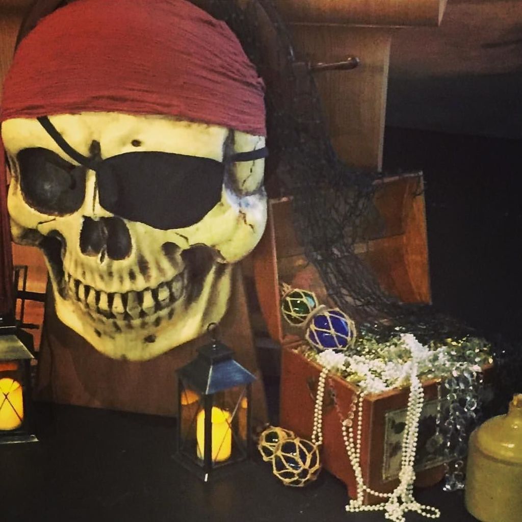 ShakespeareOC's tweet image. Just when you thought it was safe... Pirates are Coming! ⚓️ Our actors are deep in rehearsals for our smash-hit mu… ift.tt/2vbBnVi