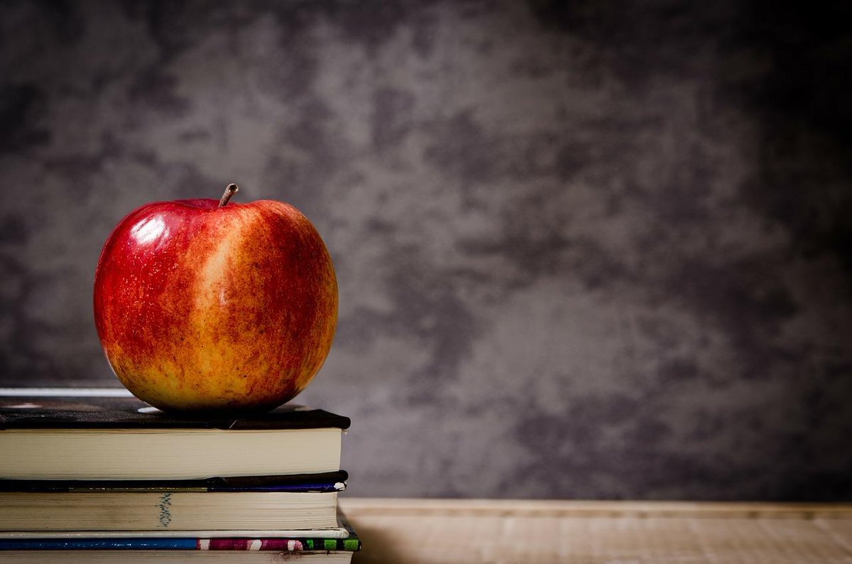 covered_mag's tweet photo. Would you pay this much to live near a top school?! 🍎 https://t.co/HkYEVefOfd #kids #parenting https://t.co/j6VhcU3Wfs