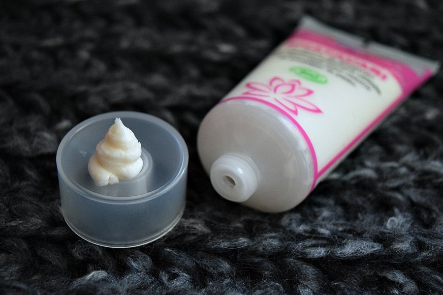 JustEmmaBlog's tweet image. An #asparagus hand cream? Find out more - justemma.co.uk/2017/08/ayur-v… #review #skincare @FemaleBloggerRT