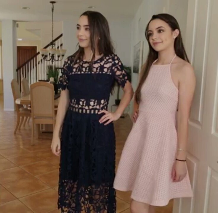 Merrelll_twins's tweet photo. They are so adorable
@veronicamerrell @VanessaMerrell @MerrellTwins https://t.co/e0dfXCTBZB