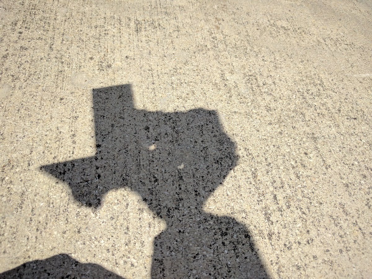 re3Dprinting's tweet photo. Hey USA, how cool was yesterday?!
#solareclipse #eclipse #Gigabot #3Dprinting #3Dprinted #3Dprint #space #pinholeprojector #Texas @NASA https://t.co/gVufRypvXp