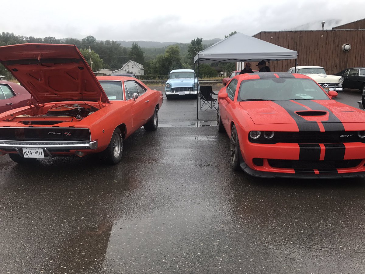 dragon3girl69's tweet photo. Never underestimate a women who can drive a stick shift!!! #likeitfast #moparchick #1968chargerRT #carshow #2017challengerhellcatsrt https://t.co/5yWtQmSVju
