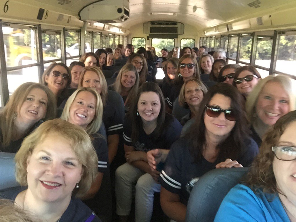 HumbleISD_SFE's tweet photo. Go Sharks! #HumbleISDConvocation #sfesharks https://t.co/eFLnMQFokF