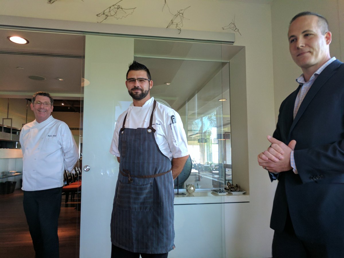 _Run_DMT_'s tweet photo. Meeting the @OCsGHTB GM and Executive Chef. @TBbloggers #InHyattWorld #OCsGHTB #TampaBayTuesday https://t.co/fDeGnyPSmK