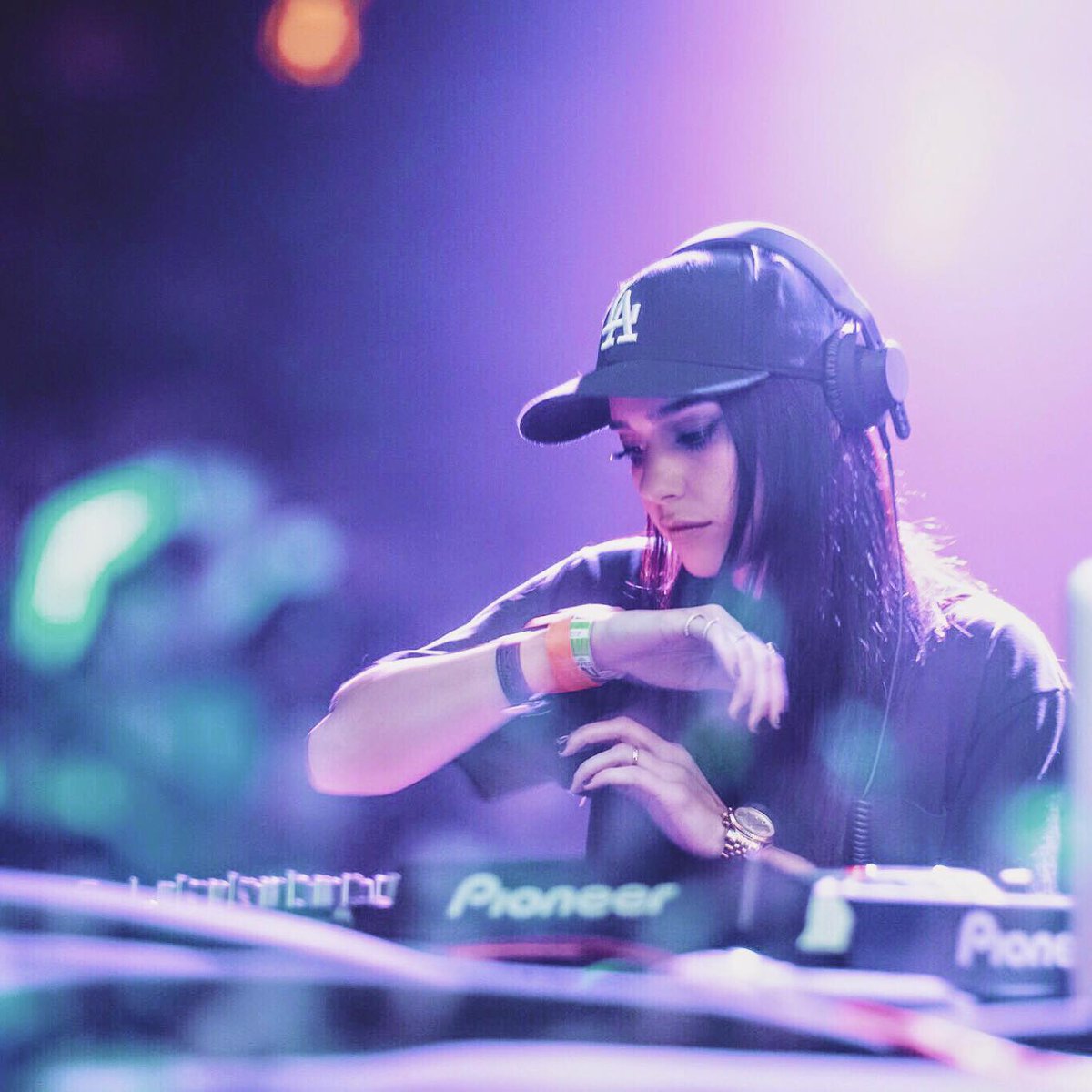 WildBuffalo's tweet photo. V hyped for @athletixx &amp; @FoolsGoldRecs @iamKITTENS to make her #bellingham debut 9/22! Shoutout @milkhoneycrew
Tix: https://t.co/8A3yNsvRLC https://t.co/ktGT3fUfbP