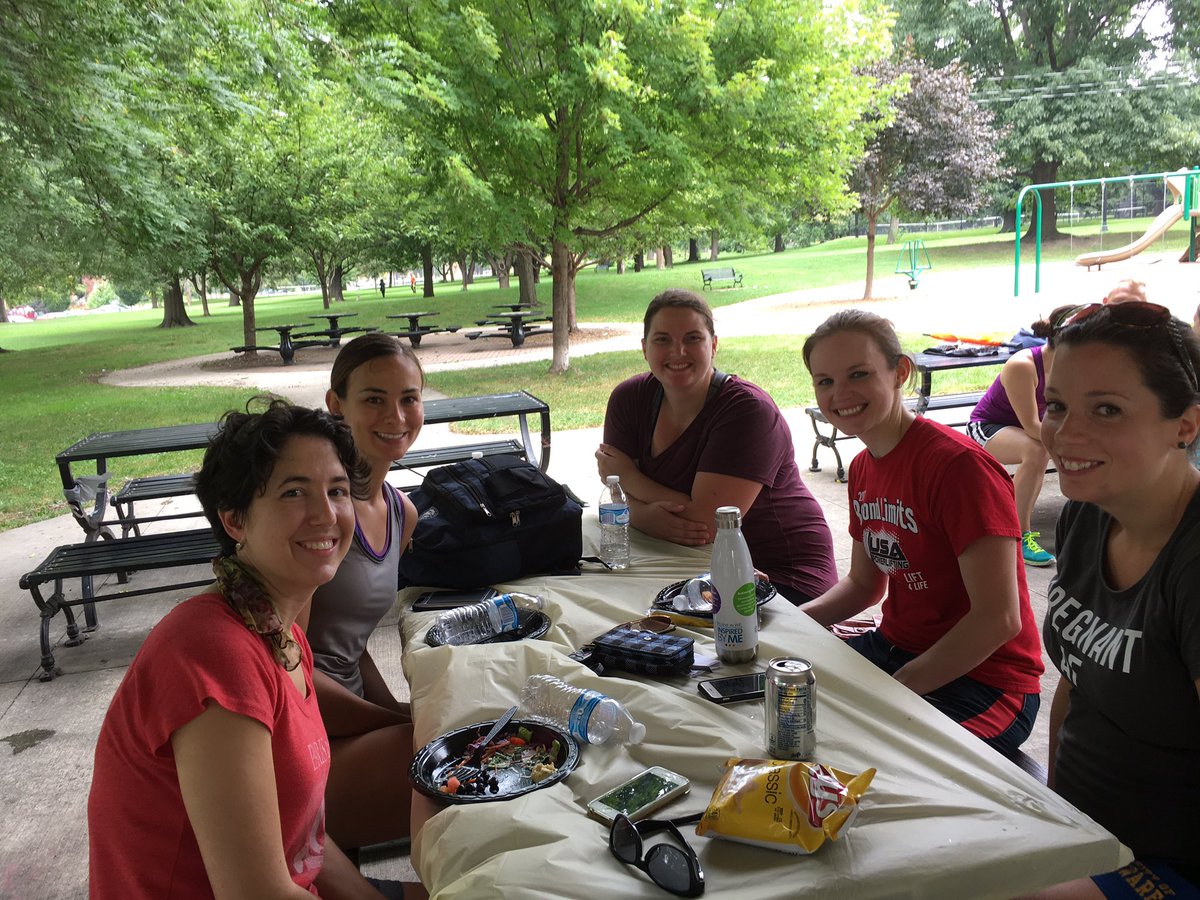 DoctorsEMres's tweet photo. Retreat 2017. Good friends. Good fun. #wellness https://t.co/Dqn75WULlz