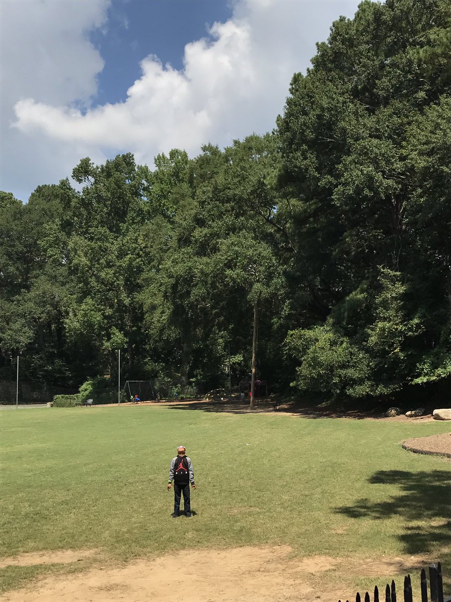 kecarlson's tweet photo. Wishing it was #APSeclipse day again during @APSGardenHills recess 😍😎🌞 https://t.co/W06v8tBOyU