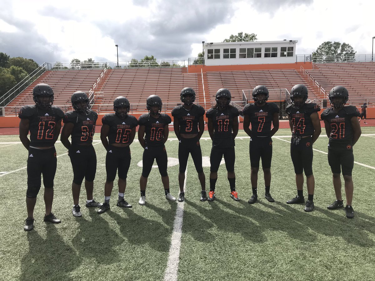 BHS__Football's tweet photo. Get what you earn. #TigerSzn https://t.co/odjSGnpQEE