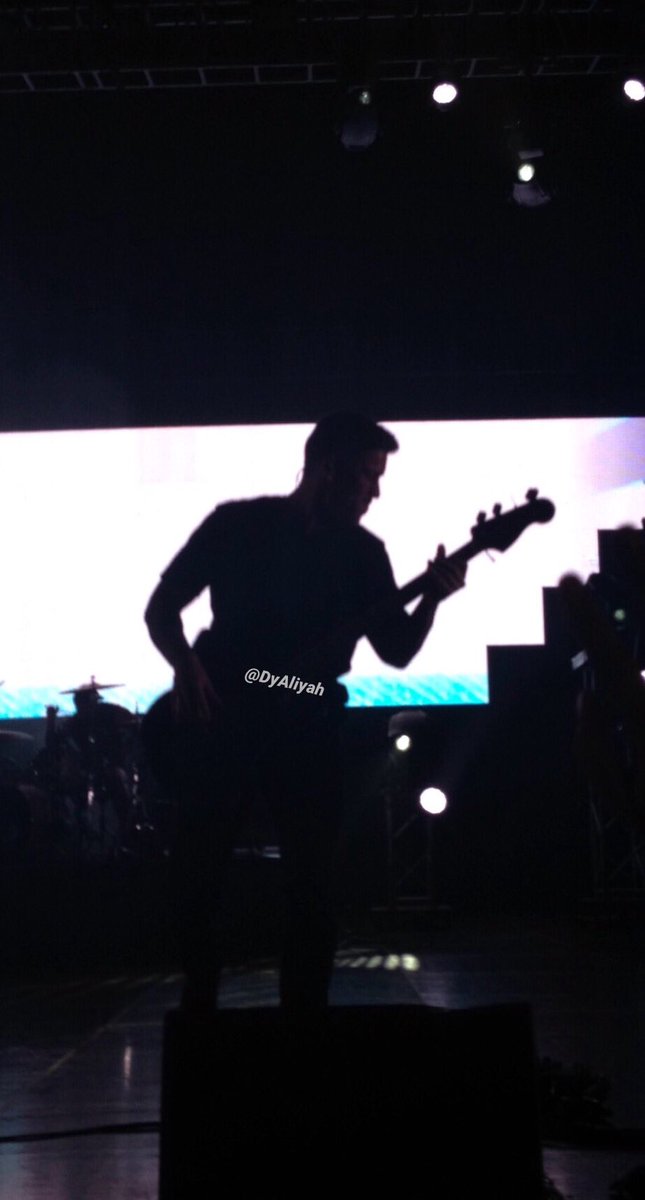 DyAliyah's tweet photo. THE WAIT IS FINALLY OVER,  I thought Alex was a fucking angel i just stared at him. #ATLGoodTimes #ATLinMNL2017 #ATLinManila https://t.co/dJjnYi8joz