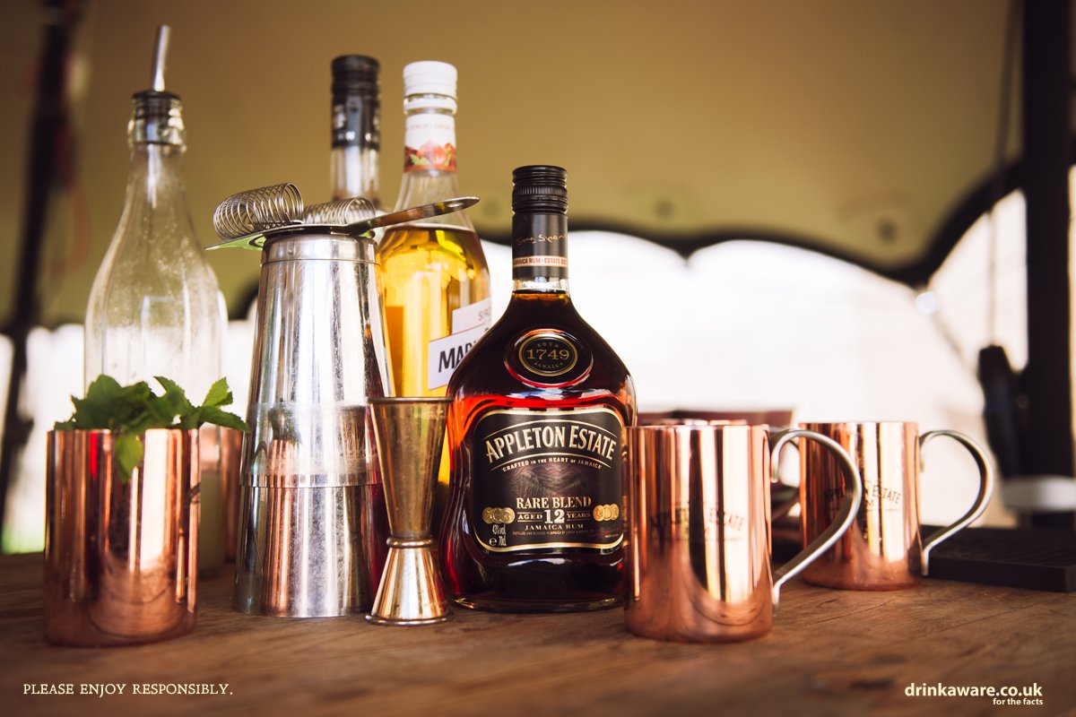 AppletonRumUK's tweet photo. Summertime Mai Tai's are fine 50ml #AppletonEstate #RareBlend #Rum, 20ml Fresh #lime, 12.5ml Curacao, 10ml Orgeat, 10ml Gomme and #mint. https://t.co/U4IbIFniZo