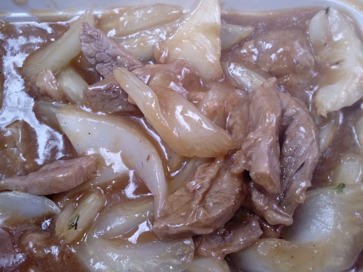 LostDunedain's tweet photo. Tough hunks of meat, limp bok choy, gloppy sauce... This is what Lung Wah in Hammond call "beef w/ Chinese greens." Disgraceful.
#NWI https://t.co/j5mGMRhZmU