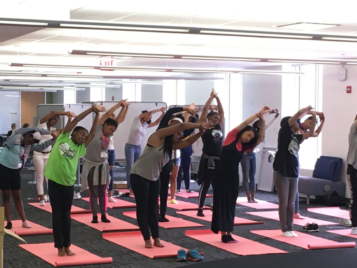 BlackGirlsCode's tweet photo. Stretttttttchhh! #summerofcode17 https://t.co/ZBnsgrw1K5