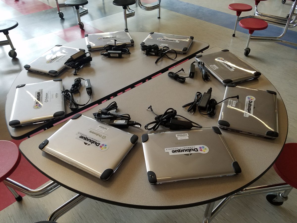 cobyculbertson's tweet photo. Shout out to @SeniorRamFam staff for all their help in getting the tech books issued to the 9th grade Ss. @dbqschools #DCSDAAL https://t.co/OJK2eeGOb4