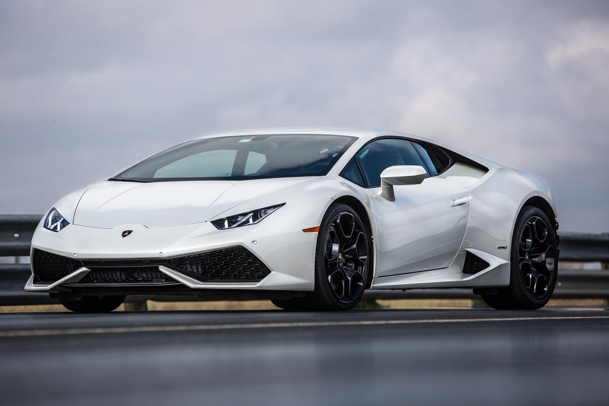TurboBlankets's tweet photo. The @HennesseyPerf #Lamborghini #Huracan is now #ptpprotected with twin Universal Black T3 PTP Turbo Blankets! Credit to the photographer! https://t.co/Dcz3hA667R