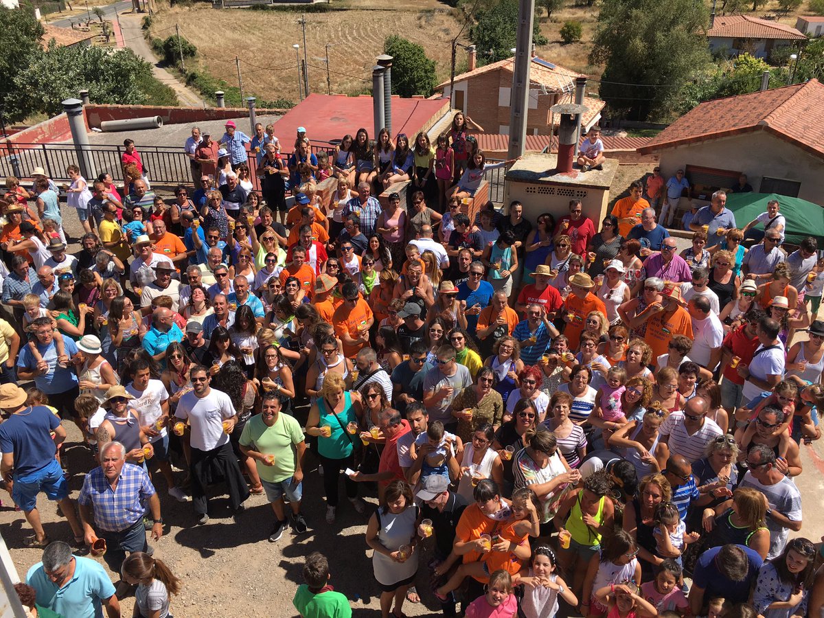 eltonelcorera's tweet photo. Todas las fotos de SanQueremos ya están subidas al Facebook Peña El Tonel https://t.co/RVAPyB6GUv