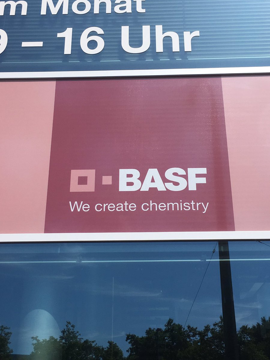 marcusfetzt's tweet photo. Spannende Diskussion über exzellente Kommunikationsausbildung am 2. Tag der @LPRS_eV Exkursion bei @BASF #LPRSunterwegs https://t.co/BCL0wCGxRZ