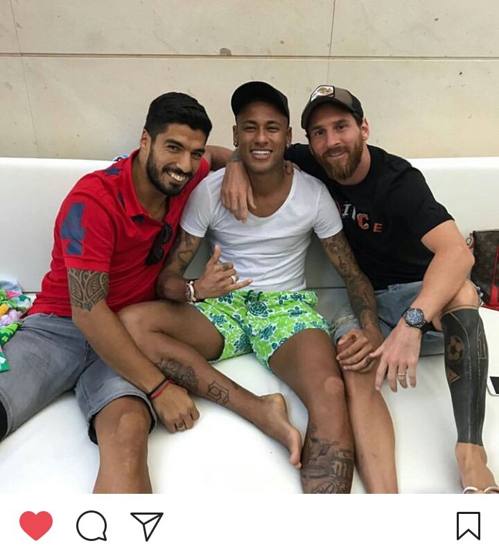 Messiologia's tweet photo. Messi en Instagram: "Volvió, @3gerardpique". No se puede ser tan crack. https://t.co/PVaFZEtQfQ
