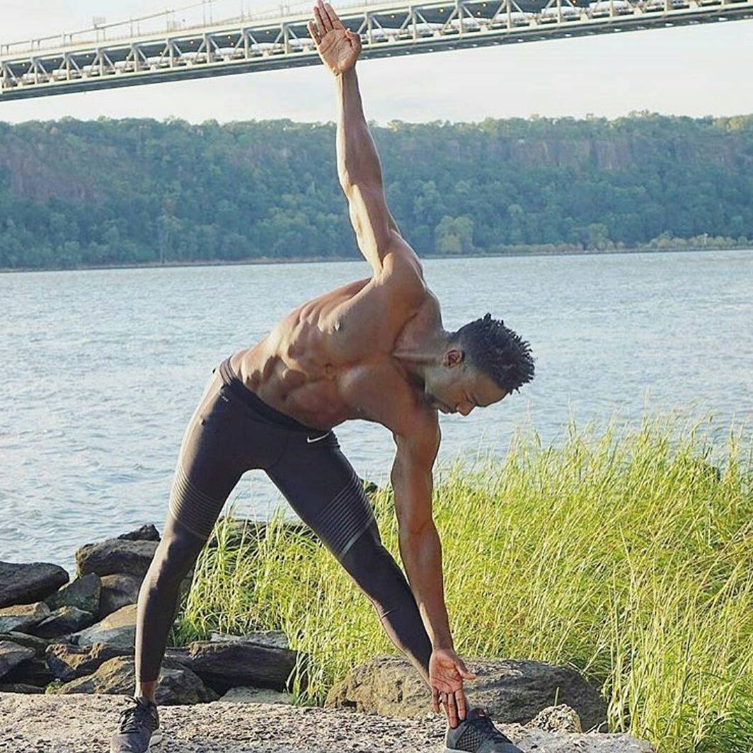 GarmentDstrctNY's tweet photo. Broadway Sweat is back tomorrow with a FREE pilates class led by @RodCovington 6pm 37th &amp; Broadway. https://t.co/2PPHlnrlre