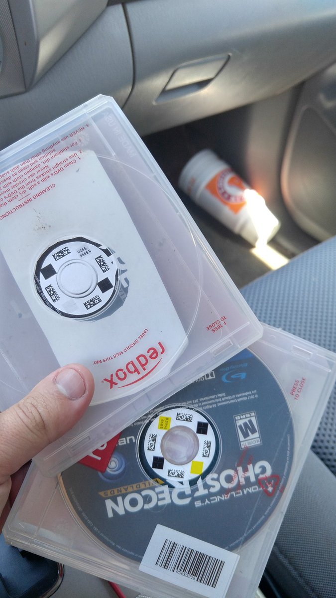 c_creehan's tweet photo. @redboxcare seriously? it shouldn't be this easy for someone to steal a game. It was just a piece of paper had to rent twice. What do I do? https://t.co/Id4g2tX7S6