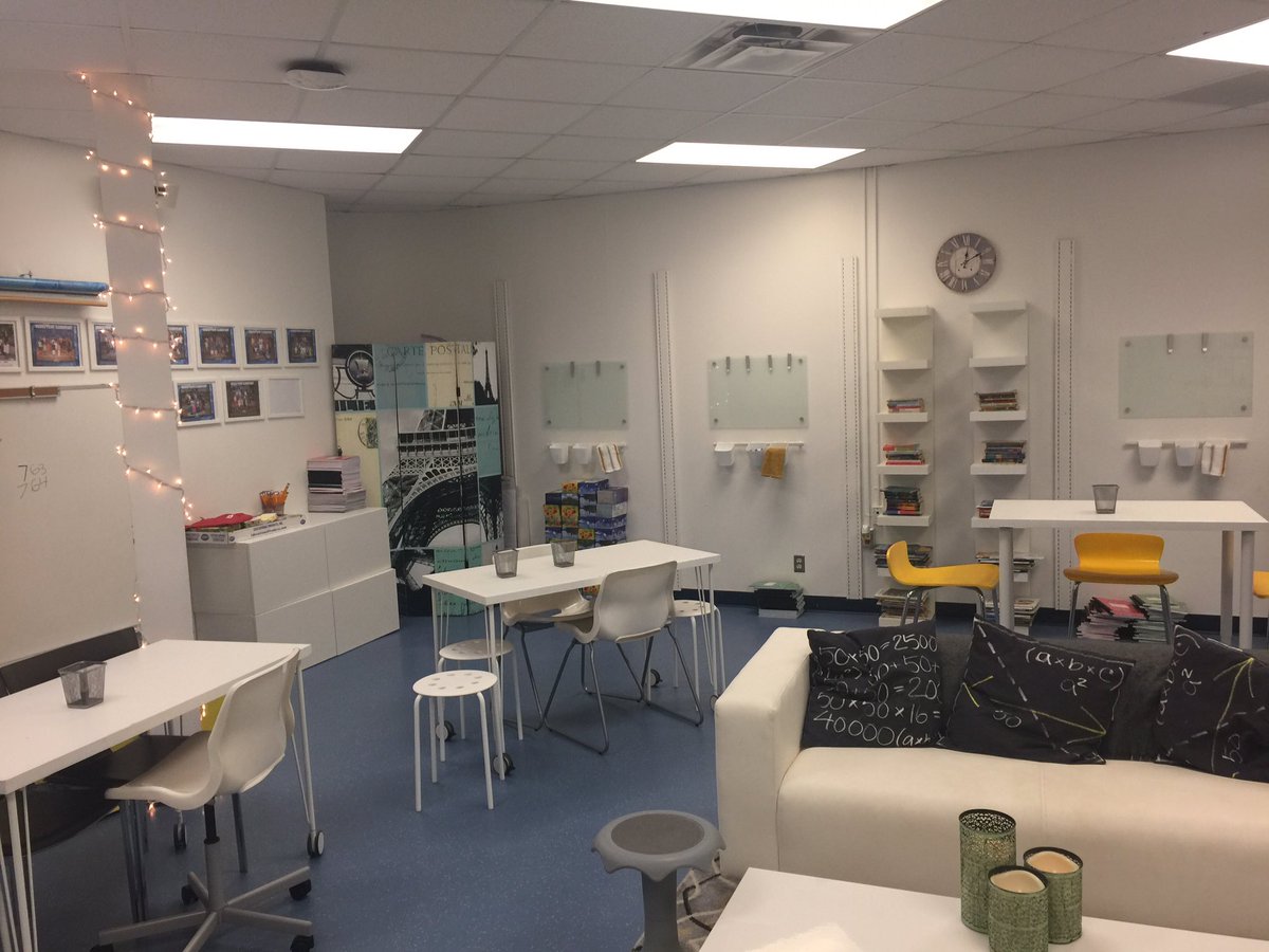 mrhooker's tweet photo. This #classroomMakeover is amazing! Done by our resident classroom designer/4th grade teacher Stephanie Cowan! https://t.co/o7SQmKprrK